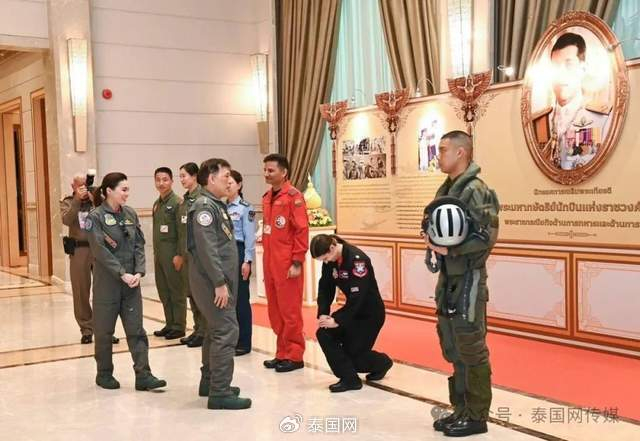 泰国国王下旨!王后三军一体!