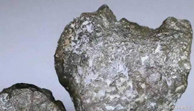 比稀土更稀缺的锎元素,一克一点五亿,中国为何必须自主突破呢?