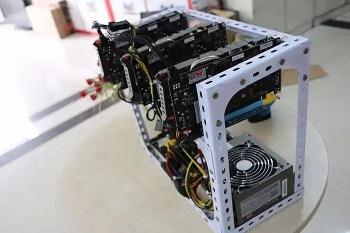 比特币挖矿机程序_比特币价格暴跌暴涨_2021年比特币市场动荡