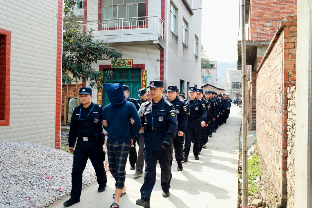 湖南道县“假币江湖”：偏僻村庄家族式犯罪，被戏称“中国第二人民银行”