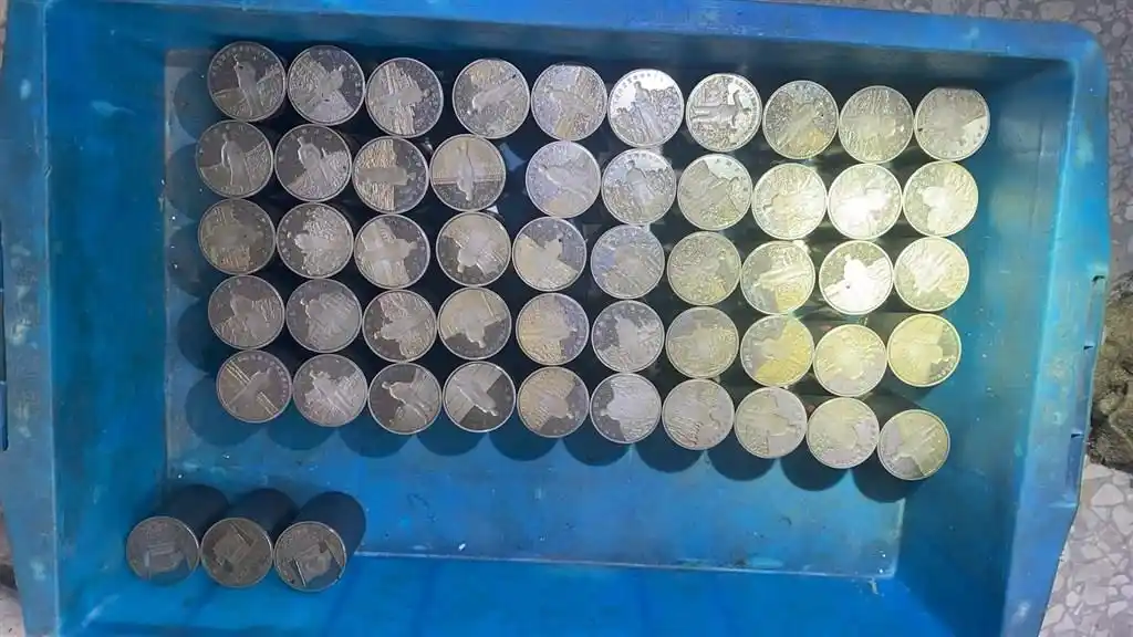 收藏品诈骗_人民币纪念金条骗局_老年人收藏品骗局