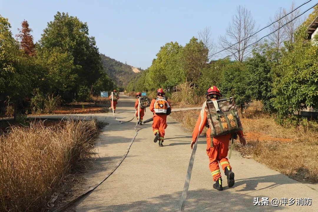 紧贴实战,防患未“燃”——萍乡消防开展烟花爆竹灭火救援实战拉动演练