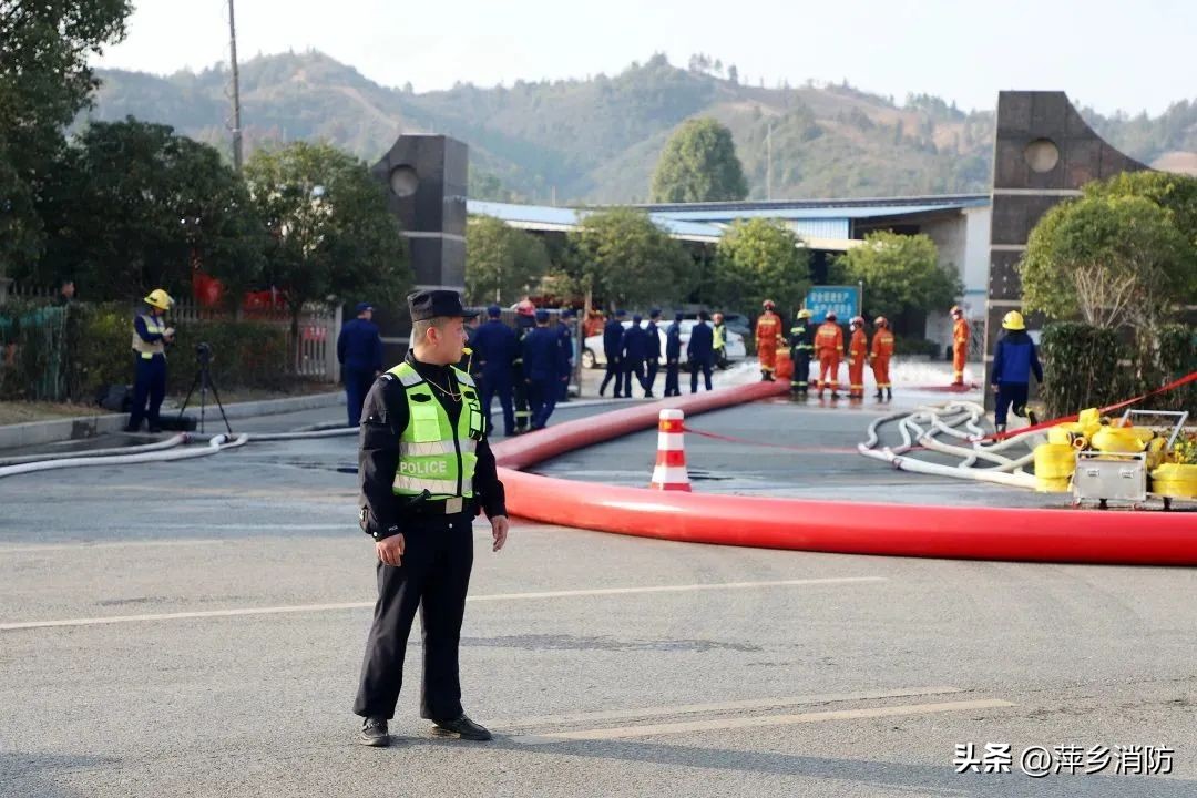 紧贴实战,防患未“燃”——萍乡消防开展烟花爆竹灭火救援实战拉动演练