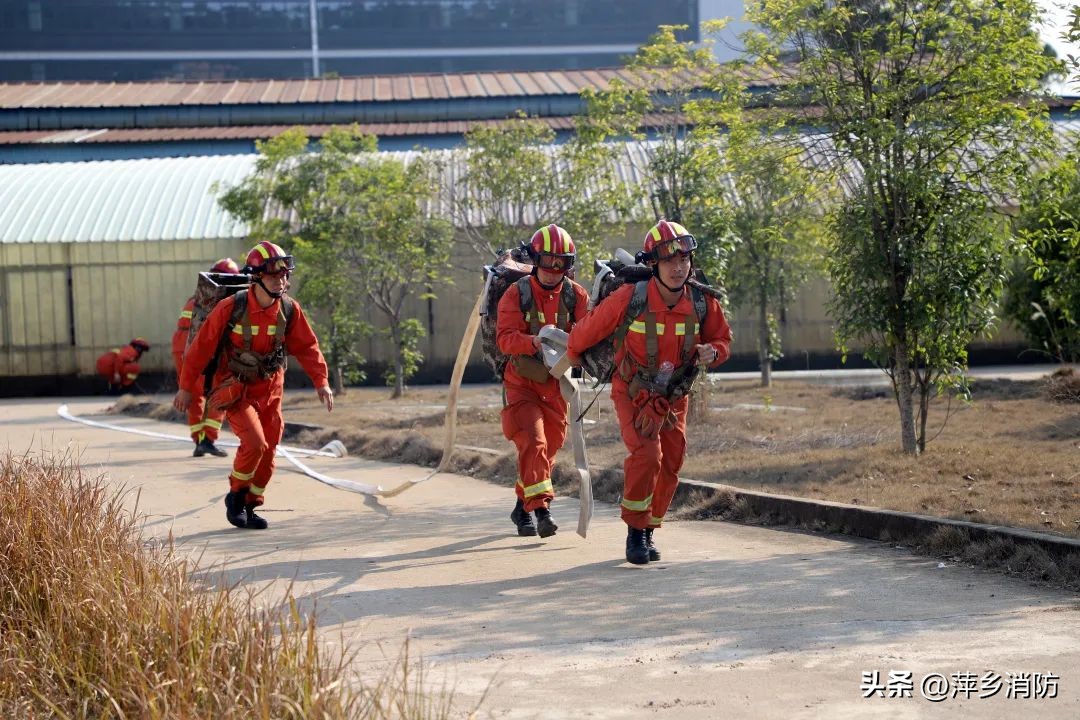 紧贴实战,防患未“燃”——萍乡消防开展烟花爆竹灭火救援实战拉动演练