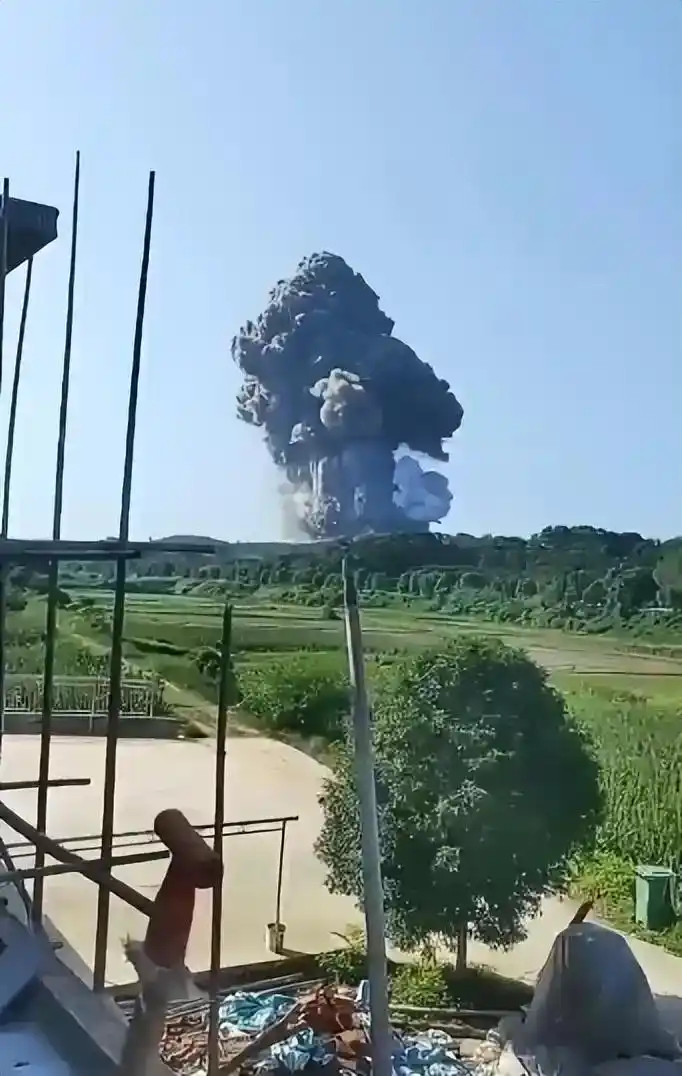 湖南临澧花炮厂爆炸原因_蒲城兴镇花炮爆炸_临澧县花炮厂爆炸事故