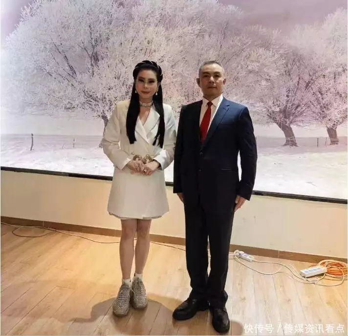 国音数字-万亿上市服务集团_泰国素博巴莫亲王简介_文国红会见泰国素博-巴莫亲王