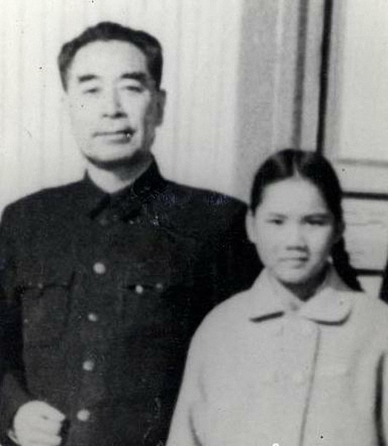 中泰建交前,泰国仿效古代送“质子”的方法,送了两个孩子来中国