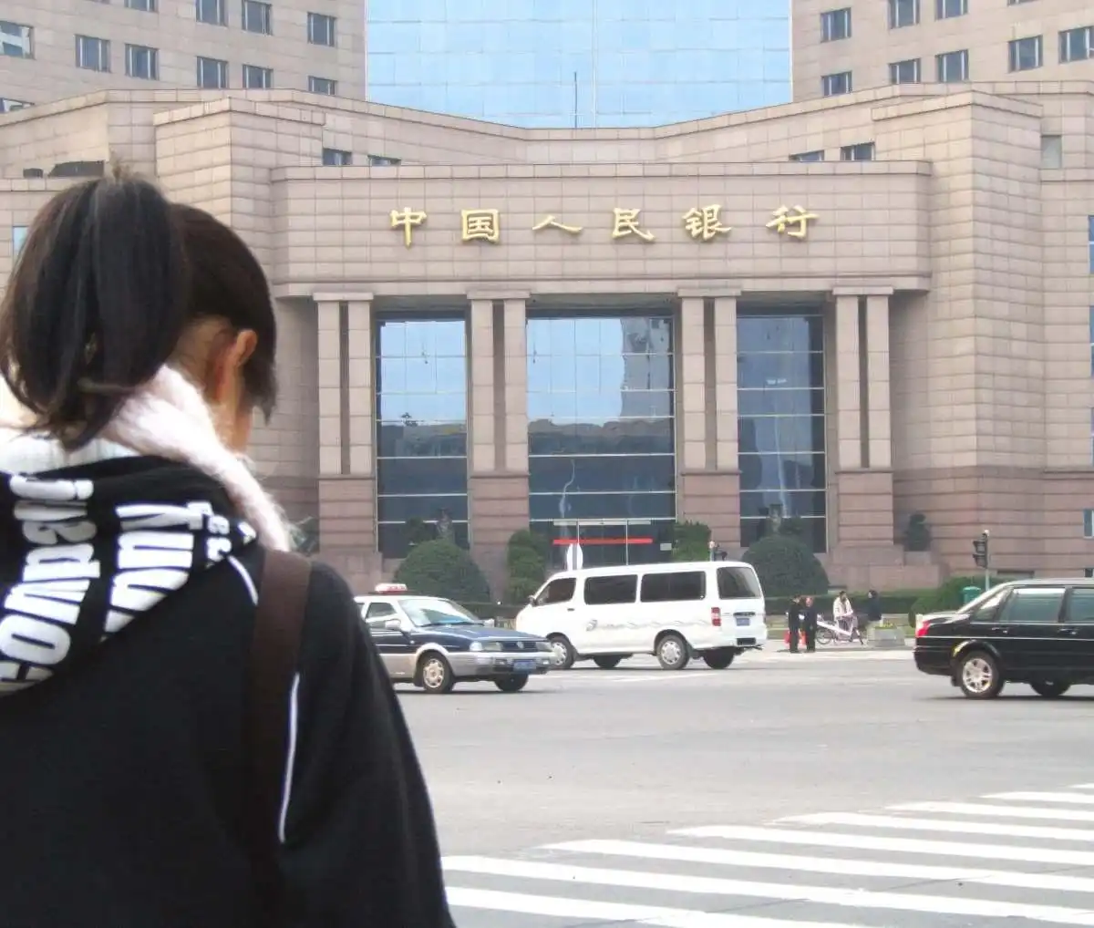 人民币M2年增长率12%_人民币 m2_中国人民银行M2增长28万亿元