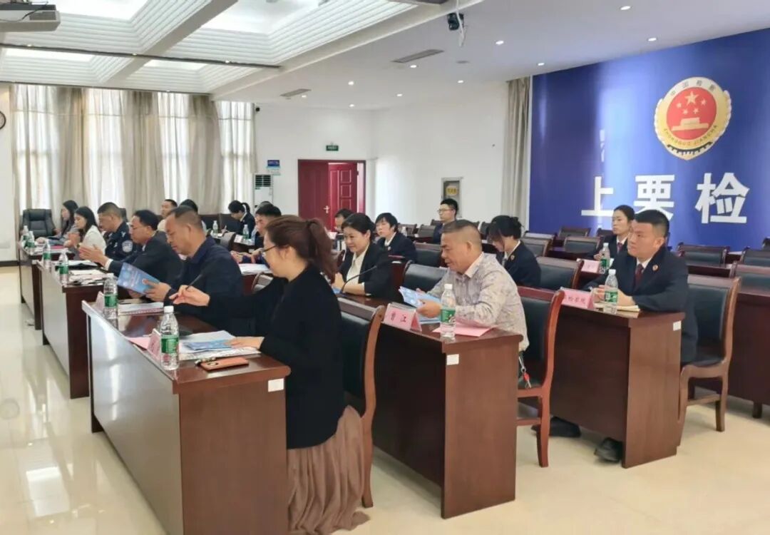上栗县人民检察院举办“‘检察蓝’护航‘大地红’，擦亮‘花炮故里’名片”新闻发布会