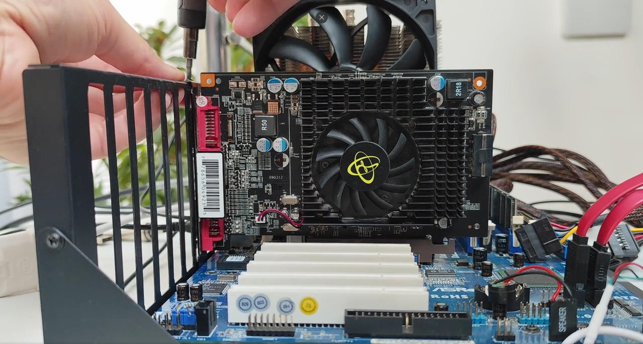复活二十年前的老内存,用DDR1跑Win11,网友快被涨价潮逼疯了