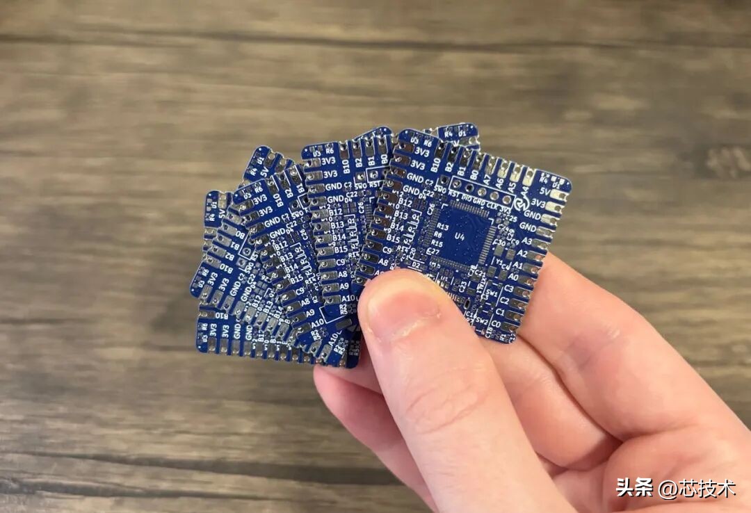 从零设计一块自己的STM32开发板:新手也能学会的完整指南