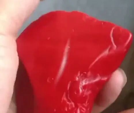 意外捡到这个石头还用上班吗?八十块买酒、十万块环游、三百万直接辞职