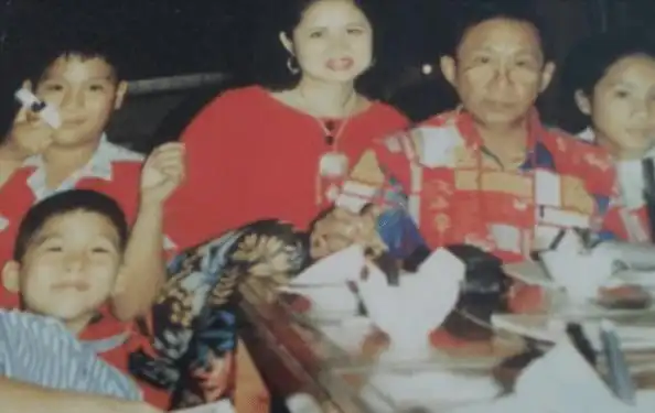 查拉萨养女真实故事_泰国亲王提迪潘命案_泰国皇室亲王